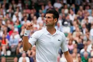 Djokovic quedó a un triunfo de igualar a Federer y Nadal, mientras amenaza a otra leyenda