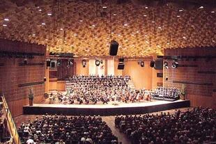 Habrá un evento llamado Bauprobe Beethoven, que se realizará el 12 de septiembre: consiste en una visita artística al Beethovenhalle (foto), el moderno auditorio de Bonn remodelado en 1985