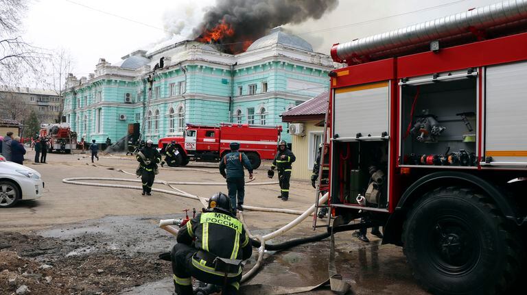 Rusia: una operación a corazón abierto durante el incendio de un hospital