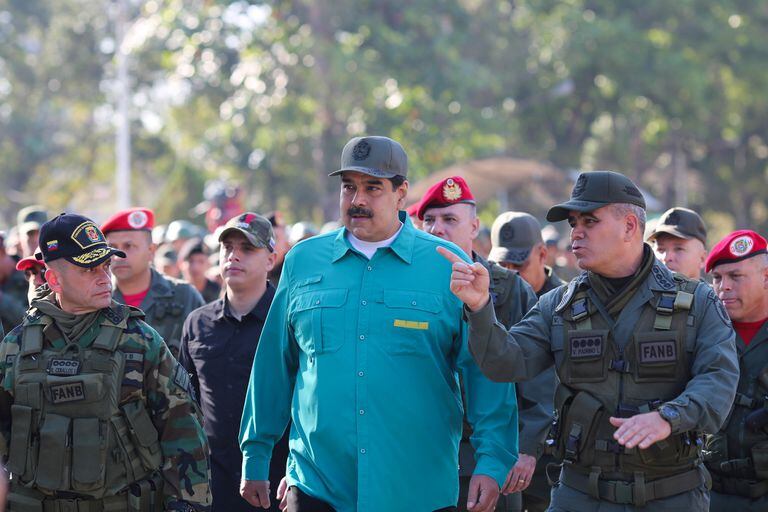 Combates: las FARC tienen 8 militares venezolanos como “prisioneros de guerra”