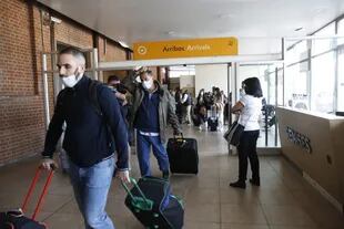 Arribo de turistas uruguayos vía Buquebus que llegan por la Semana del Turismo
