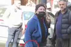 Una mujer amenazó con un cuchillo a los militantes kirchneristas frente a la casa de Cristina