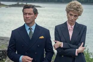 En la nueva temporada Dominic West interpreta al príncipe Carlos y Elizabeth Debicki en el papel de Lady Di