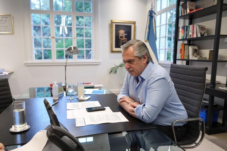 Alberto Fernández cuestionó con dureza a la gobernadora en una entrevista por radio 