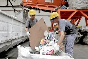El Álamo es una cooperativa porteña integrada por 150 hombres y mujeres, que recuperan unas 400 toneladas de residuos por mes.