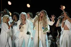 Premios Grammy 2018: la historia detrás de la canción que hizo llorar a Kesha