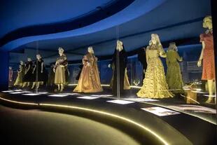 La colección de vestidos, una sección emblemática del recorrido por el Museo Evita