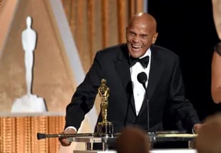 En 2014, Belafonte fue galardonado con el Premio Humanitario Jean Hersholt.5​