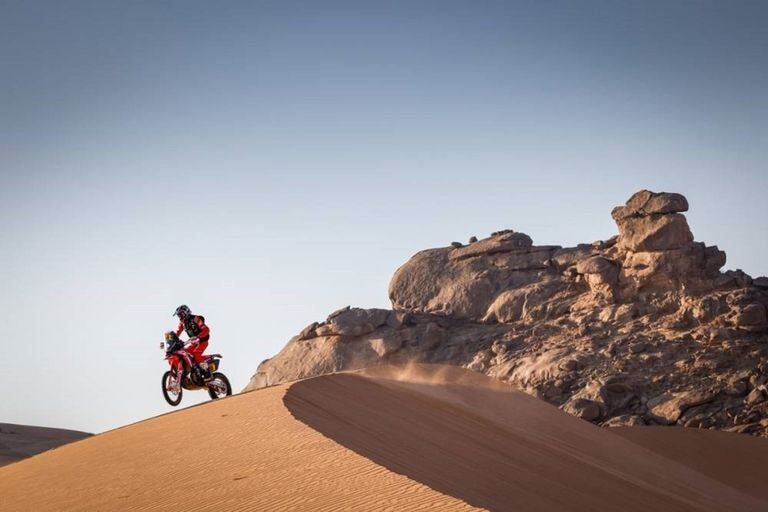 El desierto depara todo tipo de obstáculos y sorpresas en esta primera semana de competencia en el Rally Dakar