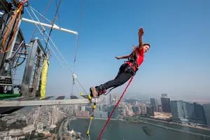 Un turista japonés murió al caer desde 230 metros mientras hacía bungee jumping en China