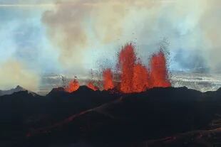 Los temblores en la península de Reykjanes se deben a la actividad volcánica y el movimiento de magma subterránea