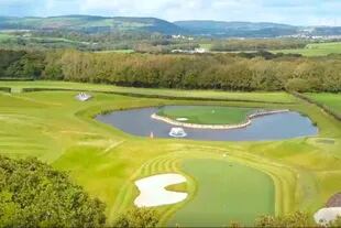 El campo de golf de la mansión de Gareth Bale