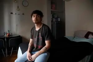 Lo rescataron de una clínica donde "curaban" la homosexualidad y ahora está refugiado en la Argentina