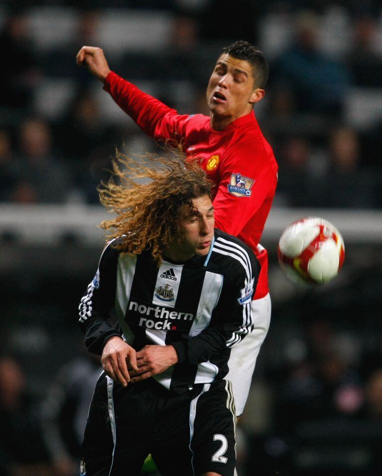 Año 2009, Newcastle-Manchester United y el duelo Coloccini-Cristiano; para Fabricio, el más difícil de marcar en su carrera fue el brasileño Ronaldo