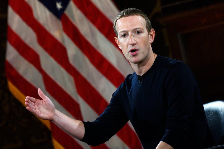 Mark Zuckerberg fundador de Facebook En las ltimas semanas los colosos de internet recibieron dos psimas noticias un proyecto de ley que limita su poder en EEUU y la asuncin de Lina Khan en la Federal Trade Comission de ese pas