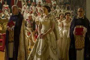 La coronación: una de las escenas más elaboradas de la serie The Crown que está disponible desde hoy en Netflix.