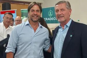 Elbio Laucirica coincidió en un evento en Uruguay con el presidente Luis Lacalle Pou