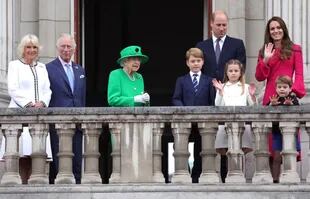 Parte de la familia real en el balcón del Palacio de Buckingham, en junio de 2022