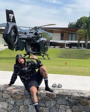 Neymar subió una foto con su helicóptero de fondo y sorprendió a todos