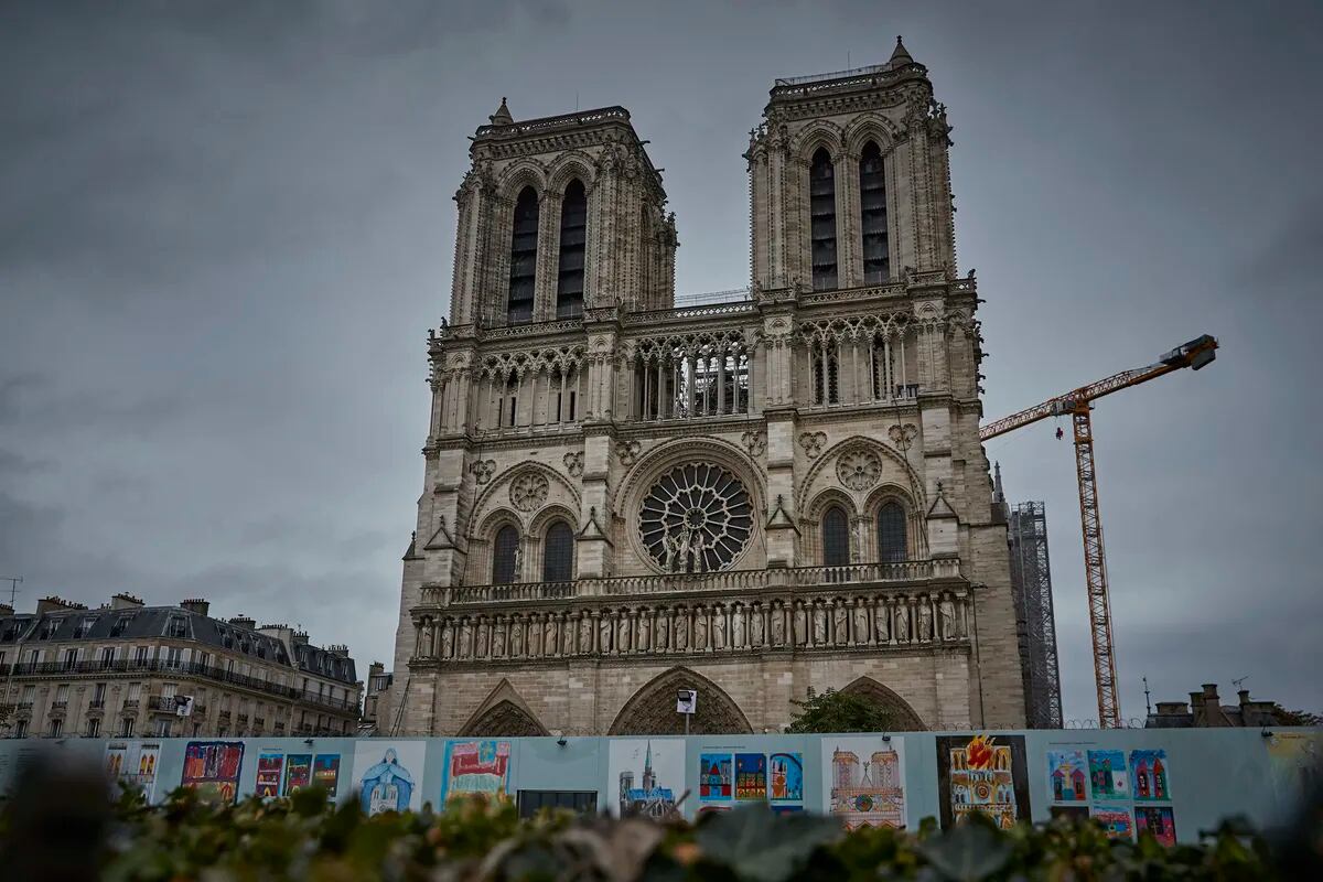 Polémica por la reconstrucción de Notre Dame en París - LA NACION