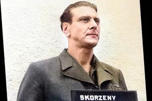 Otto Skorzeny, primero detenido y luego liberado por las tropas estadounidenses tras el final de la Segunda Guerra Mundial