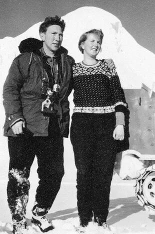 Los abuelos maternos del escritor, Arni y Hulda, eran exploradores de glaciares