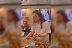 Drew Barrymore causó polémica por su llamativa forma de comer pizza