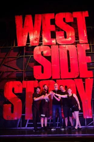 Gastón Briski en el montaje español de West Side Story