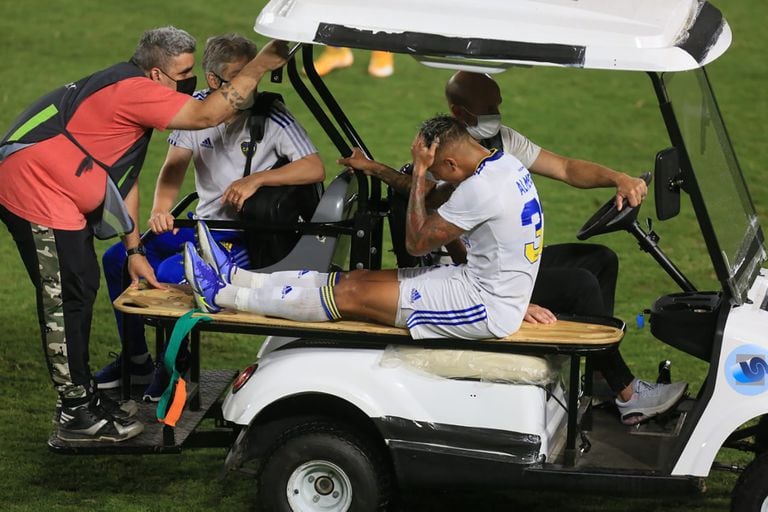 Se lesionó Almendra y se fue llorando, en el empate de Boca frente a Universidad de Chile