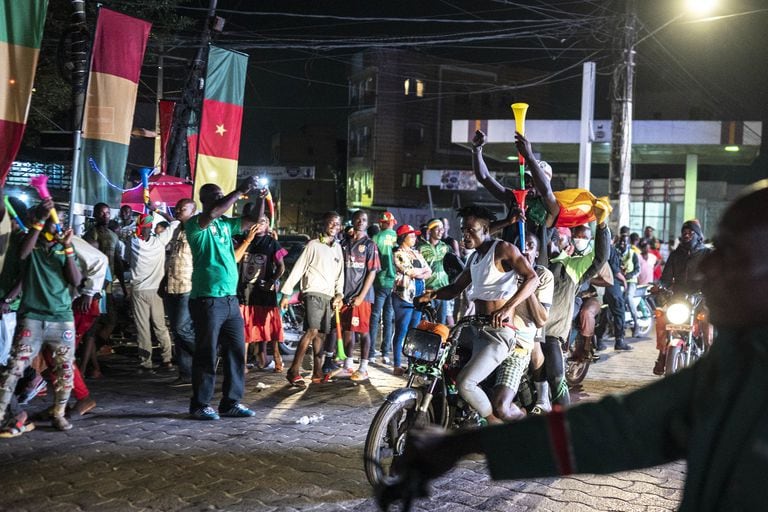 Thousands of Cameroon fans followed the match against the Comoros Islands with attention
