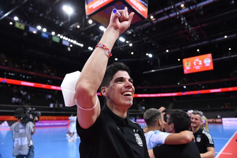 La felicidad de Matías Lucuix, tras la victoria sobre Brasil que clasificó a la Argentina a su segunda final mundialista consecutiva en Futsal