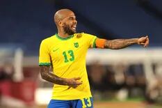 Rumbo a Qatar: a los 39 años, Dani Alves será parte de la selección de Brasil y encendió un áspero debate
