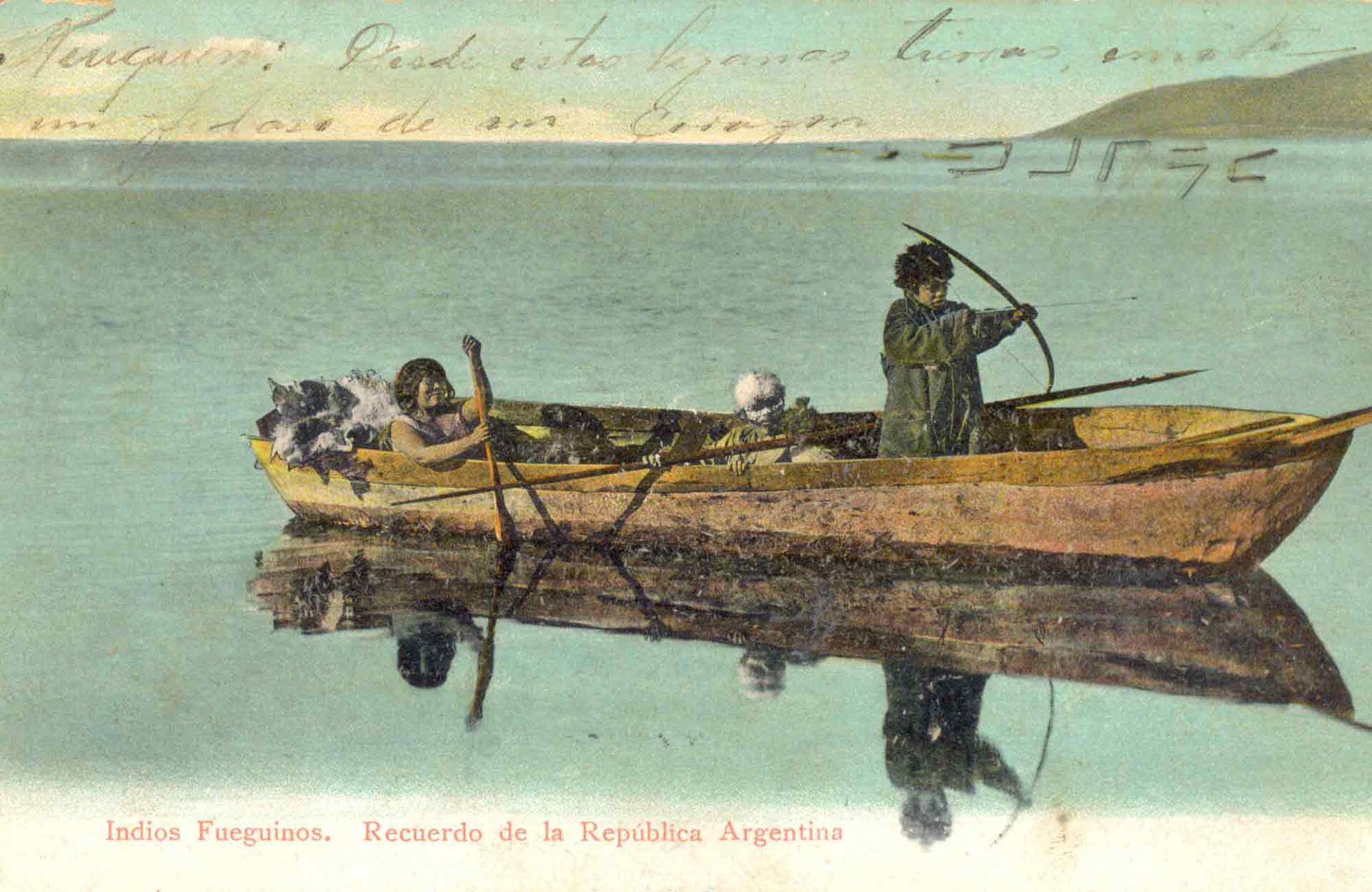 Indios Yamanas,habitantes de Tierra del Fuego, retratados en una de sus típicas embarcaciones.