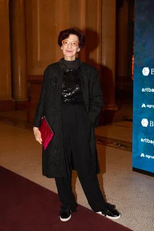 La diseñadora Dalila Puzzovio, en total black y con zapatillas de charol.