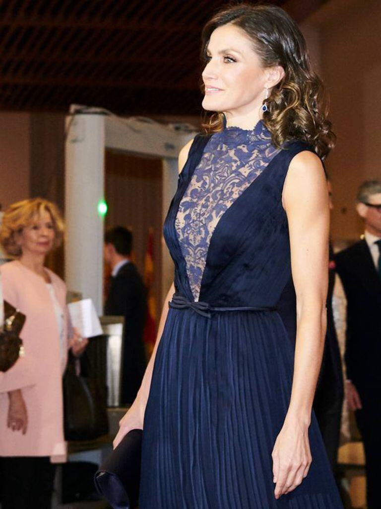 En principio, Leticia fue criticada por el escote de este vestido que había sido de la reina Sofía