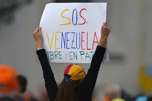 Opositores piden ayuda internacional frente a la crisis en Venezuela
