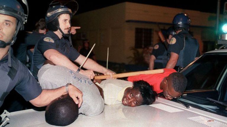 "La comunidad afroestadounidese de Miami no se había destacado como otras ciudades en EE.UU. por disturbios como los que sucedieron en los años 60 en el norte [del país]", señala Farzad