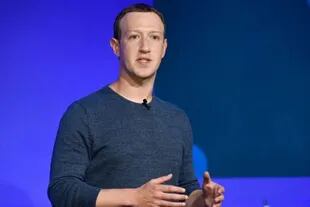 Mark Zuckerberg admitió que su empresa tardó en comprender la manipulación política que se implementa en su red