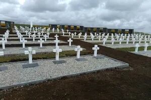 El largo camino de los soldados argentinos que al fin pueden descansar en paz