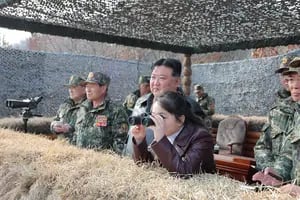 La hija de Kim se consolida como sucesora en Corea del Norte: cómo fue la nueva aparición con el dictador