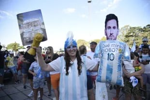 Festejos en Rosario luego del partido que disputaron Argentina y Croacia