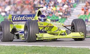 Con la escudería Minardi, en 2000, Gastón Mazzacane participó de 17 grandes premios de Fórmula 1; al año siguiente comenzó la temporada con el equipo Prost, aunque la experiencia se sostuvo por solo cuatro carreras