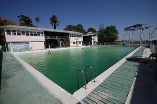 Marzo de 2023: la piscina del club Pejerrey en un día de semana.