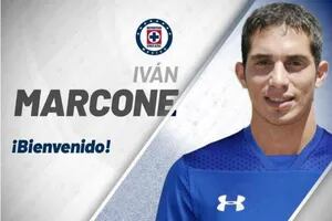 De Lanús a México: Iván Marcone firmó su contrato con Cruz Azul