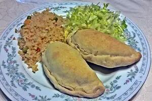 Empanadas de pollo a la filipina