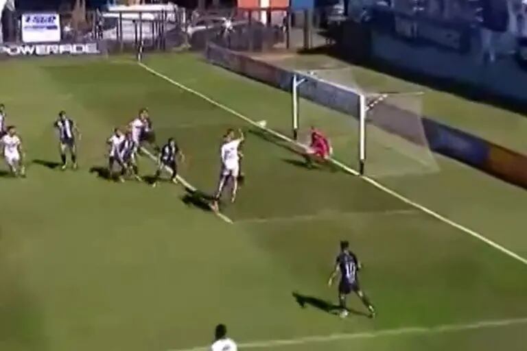 Primera Nacional: el partido que desencadenó en el ‘VAR’ entre los árbitros del empate entre Tristán Suárez y Quilmes