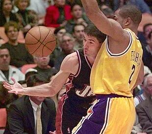 John Stockton brilló en el equipo universitario de los Bulldogs y luego lo hizo en la NBA, donde fue un jugador escencial para los Utah Jazz