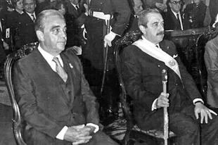 En junio de 1985 Raúl Alfonsín lanzó el Plan Austral, un programa de shock para contener la inflación 