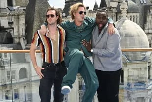 Aaron Taylor-Johnson, Brad Pitt y Brian Tyree Henry en la premiere londinense de Tren bala 