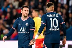 Messi e Neymar dopo la fine di un gioco al PSG-Lens